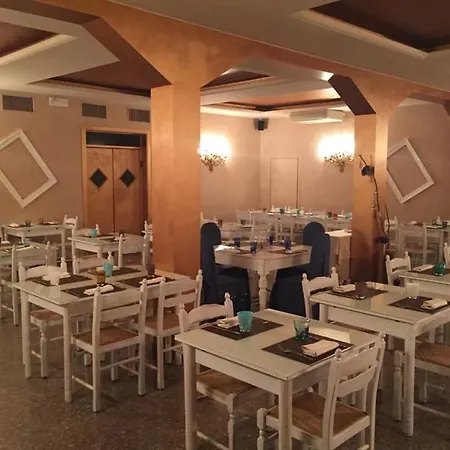 Hotel Sullivan Отель *